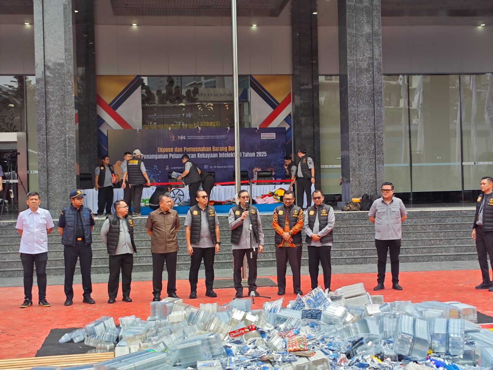 DIKI memusnahkan barang palsu hasil penindakan selama 2025. (Istimewa)