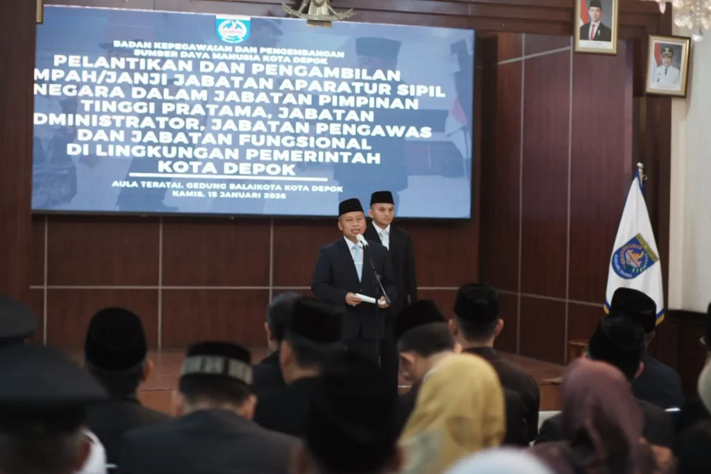 Wali Kota Depok, Supian Suri melantik 17 Jabatan Tinggi Pratama serta 110 ASN untuk menduduki jabatan administrator, pengawas, dan jabatan fungsional di Aula Teratai Gedung Balai Kota Depok. (Istimewa)