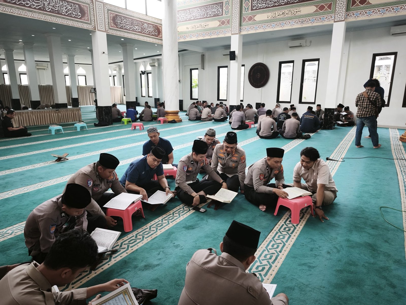 Tuntaskan buta huruf alquran dengan program polisi mengaji selama Ramadan.