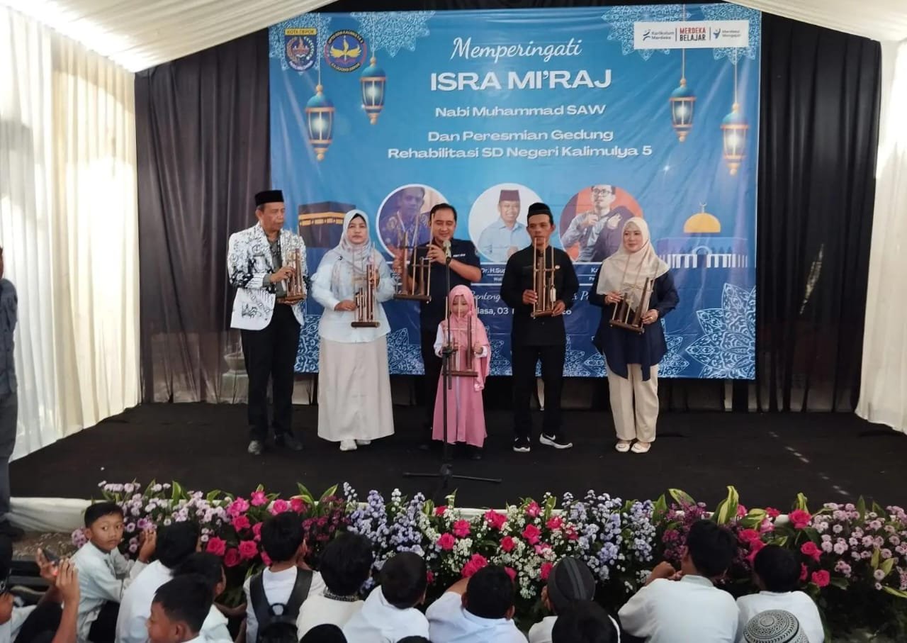 Wawalkot Depok meresmikan gedung sekolah baru.